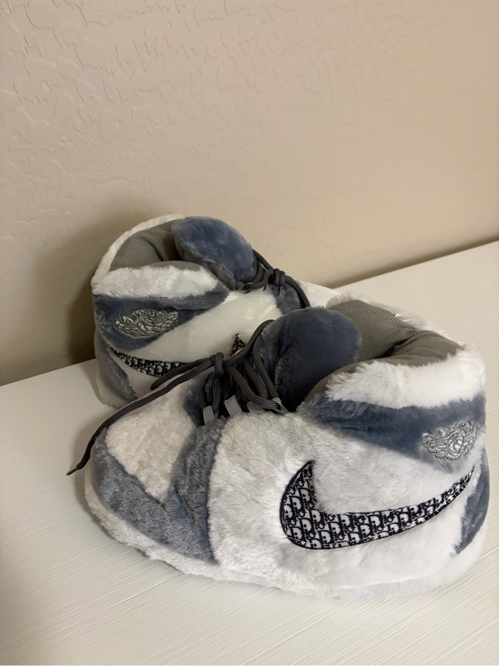 NWOT👟💤Unisex Plush Nike Air Jordan High-Top Slipper Shoes💤👟